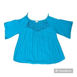 Eyeshadow Ribbed Tourquose Peek-A-Boo Shoulder Crocheted SS Blouse. Women's L
